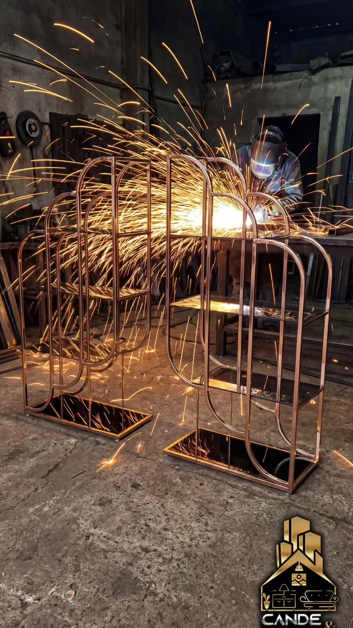 Estructuras de hierro en fabricación en el taller